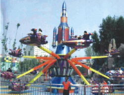 旋转自控飞机B型 郑州诚信户外运动游乐设备厂的户外运动新选择